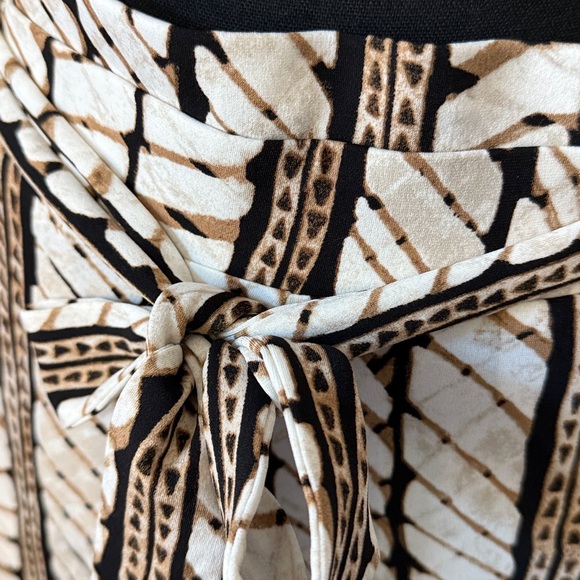 NWOT White House Black Market Black White Brown Paper bag Pocket Pants L - Picture 3 of 8